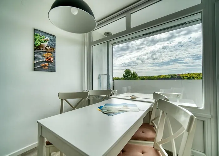 - Haus O, App 0o0501 アパート ハイリゲンハーフェン